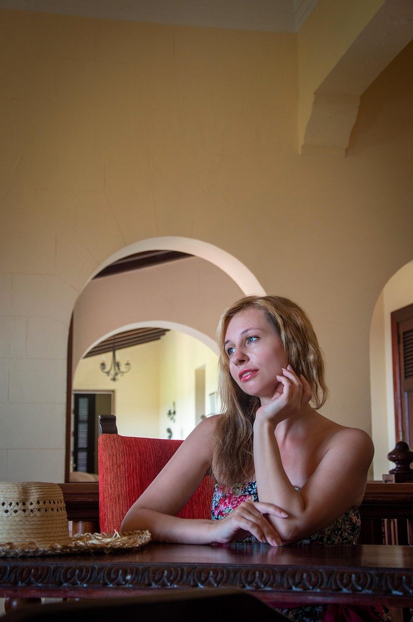 italy, italian house, old house, interior, retro, vintage, donna, woman, hat, style, fashion, mansion, modern, model, posing, mexico, colonial architecture, arches